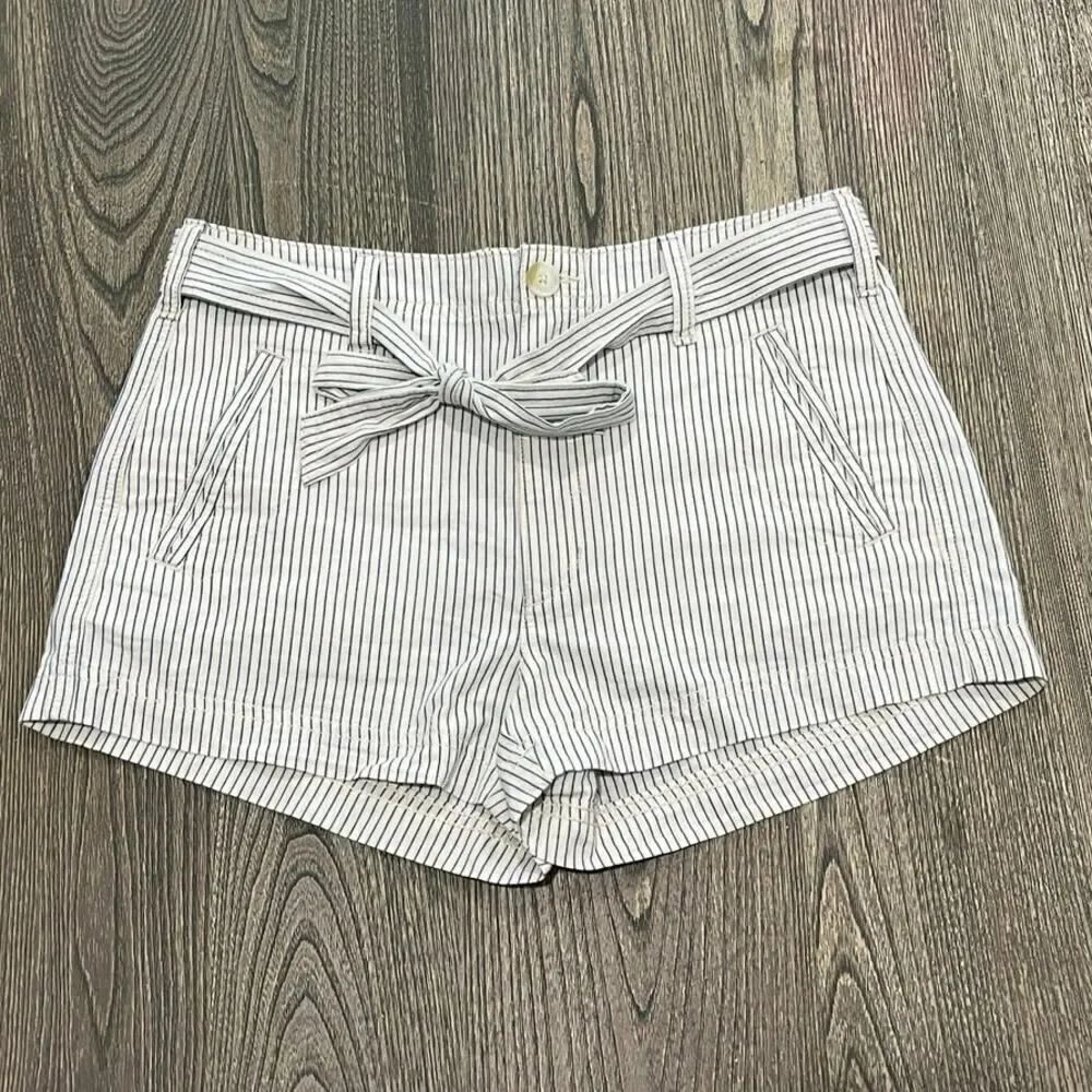American Eagle Hi-Rise Tie Waist Shorts High Rise Striped Black White Size 6